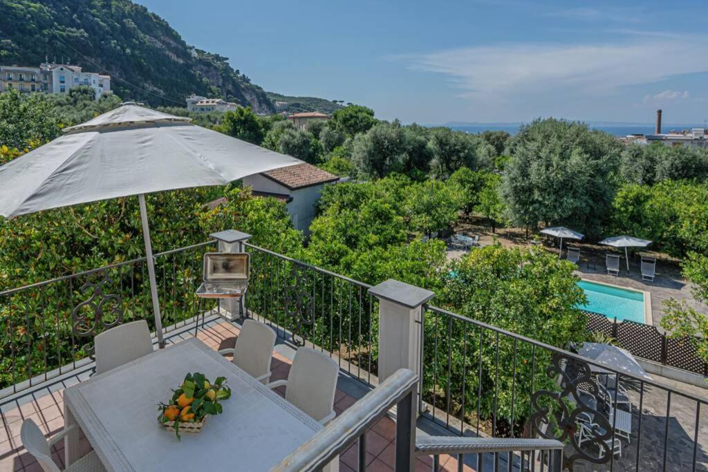 Casa Gege', For Up To 5 Guests, Shared Pool, Sorrento Center Exterior foto
